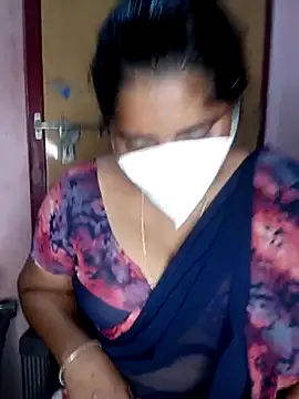 Snapshot of Jessi_25 chatting on November 2025 12:04:02 PM Jessi 25 online show from November 2025 12:04:02 PM