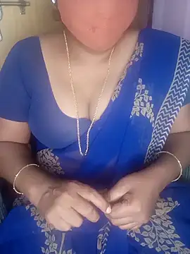 Snapshot of Jessi_25 chatting on November 2025 05:01:02 PM Jessi 25 online show from November 2025 05:01:02 PM