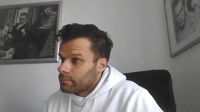 Snapshot of FROCETTO93 chatting on December 2025 01:18:01 PM FROCETTO93 online show from December 2025 01:18:01 PM