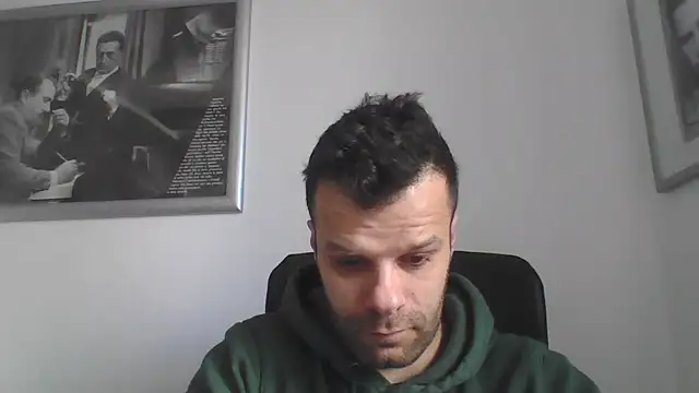 Snapshot of FROCETTO93 chatting on February 2026 07:29:01 AM FROCETTO93 online show from February 2026 07:29:01 AM