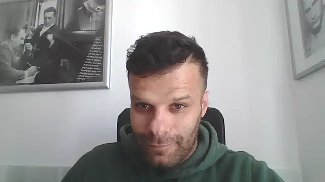 Snapshot of FROCETTO93 chatting on April 2026 12:43:02 PM FROCETTO93 online show from April 2026 12:43:02 PM