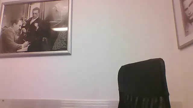 Snapshot of FROCETTO93 chatting on April 2026 07:03:01 AM FROCETTO93 online show from April 2026 07:03:01 AM