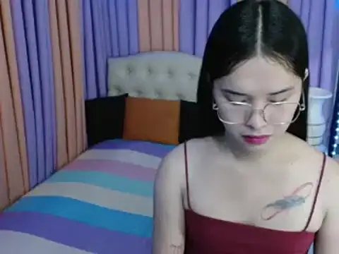 Snapshot of SeductiveAppleTS chatting on December 2025 05:24:02 AM SeductiveAppleTS online show from December 2025 05:24:02 AM