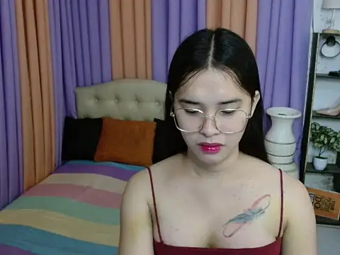 Snapshot of SeductiveAppleTS chatting on December 2025 05:45:02 AM SeductiveAppleTS online show from December 2025 05:45:02 AM