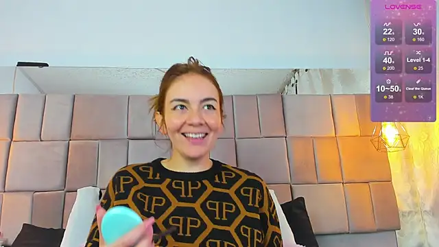 Snapshot of antoneella_jones chatting on September 2025 01:12:01 PM antoneella jones online show from September 2025 01:12:01 PM