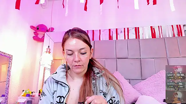 Snapshot of antoneella_jones chatting on October 2025 01:01:01 PM antoneella jones online show from October 2025 01:01:01 PM