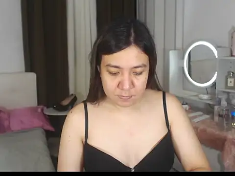 stellahugeX online show from February 2026 06:50:02 PM