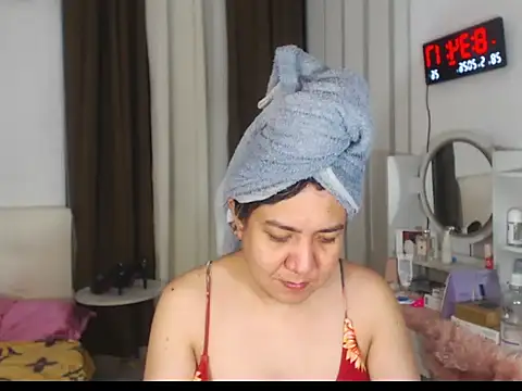 stellahugeX online show from May 2026 12:35:01 PM