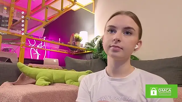 FlexiPixie online show from November 2025 05:50:02 AM