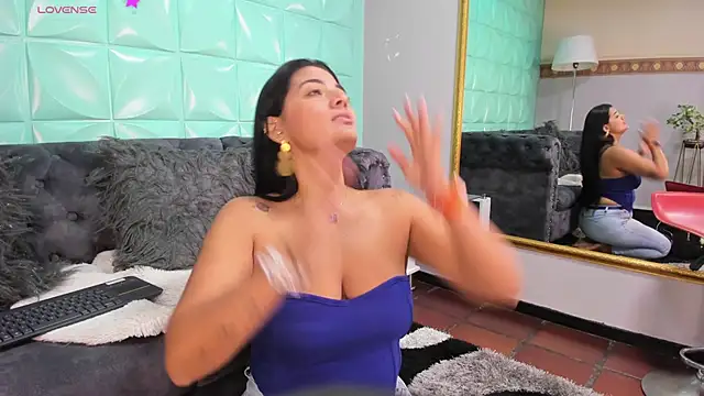 SailonTeen online show from November 2025 09:06:01 PM