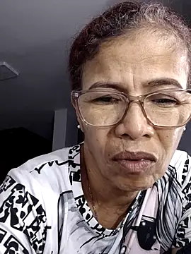 Snapshot of Merybeks chatting on May 2026 10:11:02 AM Merybeks online show from May 2026 10:11:02 AM