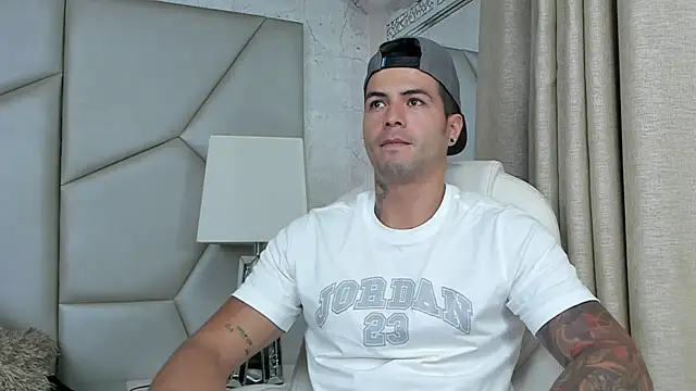 andres-clark92 online show from September 2025 05:36:02 PM