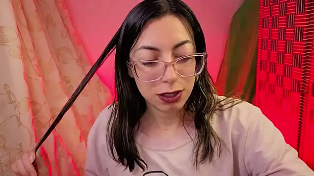 Snapshot of Miranda_sexlove_ chatting on December 2025 07:36:02 AM Miranda sexlove online show from December 2025 07:36:02 AM