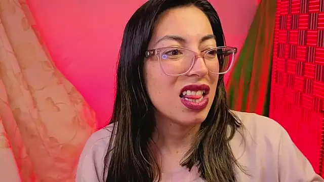 Snapshot of Miranda_sexlove_ chatting on December 2025 07:37:01 AM Miranda sexlove online show from December 2025 07:37:01 AM