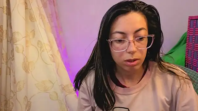 Snapshot of Miranda_sexlove_ chatting on January 2026 07:32:01 AM Miranda sexlove online show from January 2026 07:32:01 AM