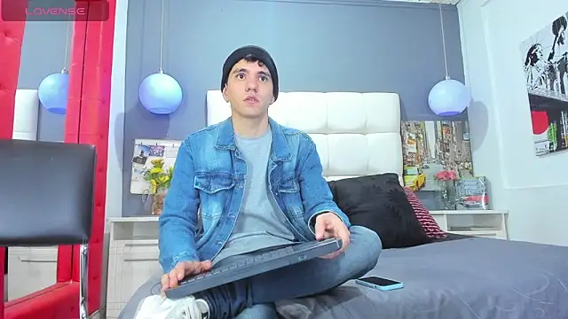 Matteo12  online show from October 2025 03:36:02 AM