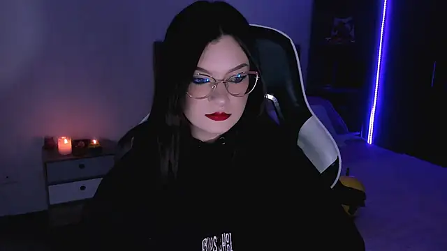 Snapshot of OphelianaRose33 chatting on September 2025 10:31:01 PM OphelianaRose33 online show from September 2025 10:31:01 PM