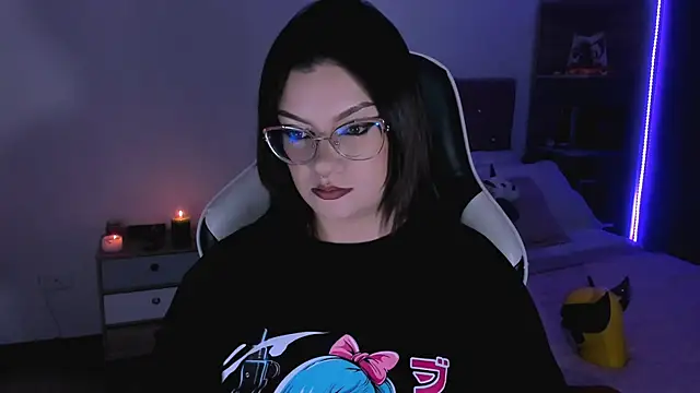 Snapshot of OphelianaRose33 chatting on September 2025 09:49:02 PM OphelianaRose33 online show from September 2025 09:49:02 PM