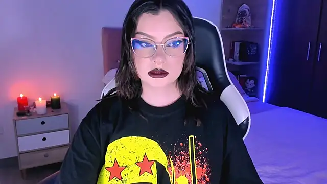 Snapshot of OphelianaRose33 chatting on October 2025 07:49:02 PM OphelianaRose33 online show from October 2025 07:49:02 PM