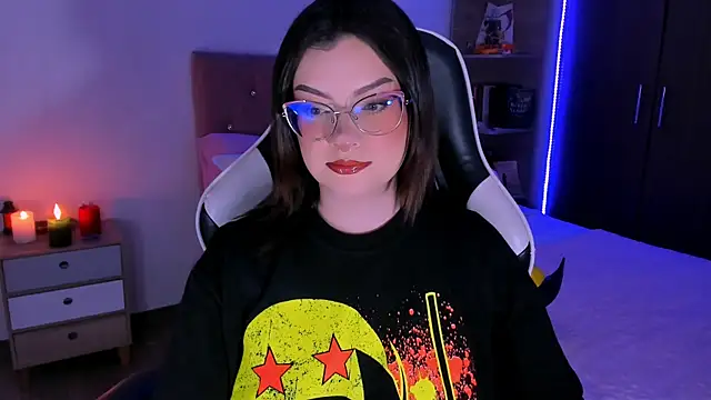 Snapshot of OphelianaRose33 chatting on November 2025 08:16:01 PM OphelianaRose33 online show from November 2025 08:16:01 PM