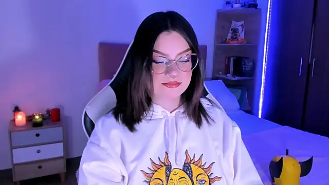 Snapshot of OphelianaRose33 chatting on November 2025 10:14:02 PM OphelianaRose33 online show from November 2025 10:14:02 PM