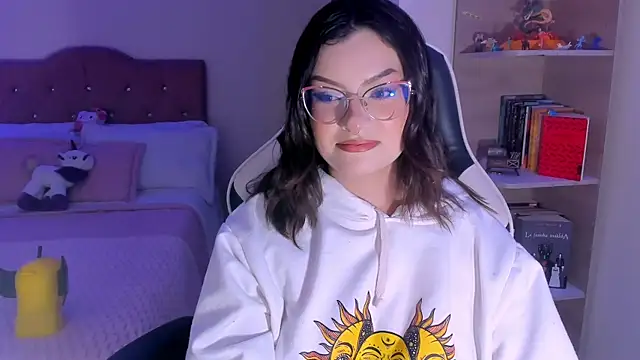 Snapshot of OphelianaRose33 chatting on January 2026 10:02:02 PM OphelianaRose33 online show from January 2026 10:02:02 PM