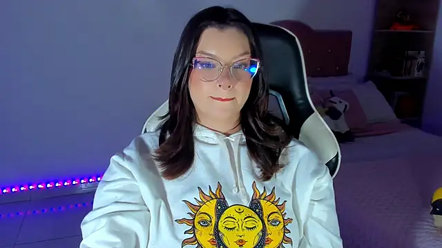 Snapshot of OphelianaRose33 chatting on April 2026 01:55:02 PM OphelianaRose33 online show from April 2026 01:55:02 PM