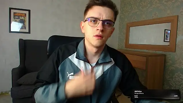 Snapshot of FelixStarkk chatting on January 2026 06:18:02 AM FelixStarkk online show from January 2026 06:18:02 AM