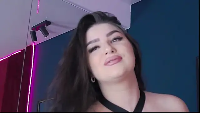 Snapshot of AdelynnReeds chatting on April 2026 05:06:01 AM AdelynnReeds online show from April 2026 05:06:01 AM