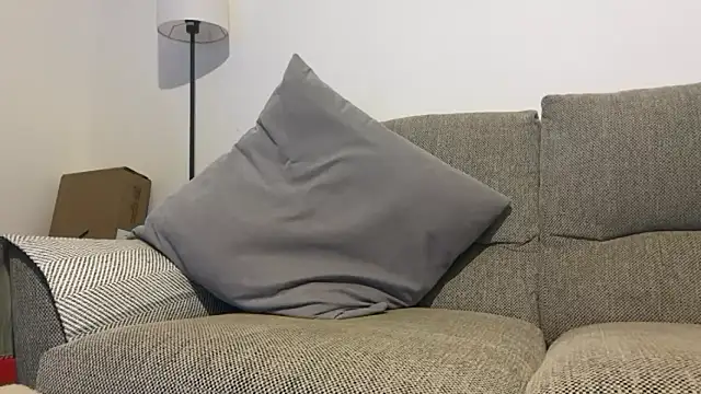 That English Rose  online show from January 2026 06:27:02 AM