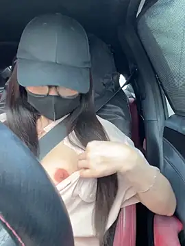 Snapshot of Linh_2004 chatting on September 2025 04:58:02 AM Linh 2004 online show from September 2025 04:58:02 AM