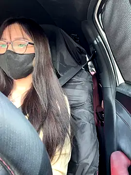 Snapshot of Linh_2004 chatting on September 2025 06:04:01 AM Linh 2004 online show from September 2025 06:04:01 AM