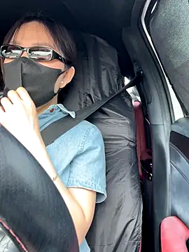 Snapshot of Linh_2004 chatting on September 2025 05:32:01 AM Linh 2004 online show from September 2025 05:32:01 AM