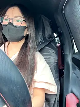 Snapshot of Linh_2004 chatting on September 2025 06:06:01 AM Linh 2004 online show from September 2025 06:06:01 AM