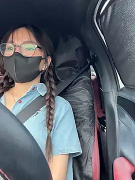 Snapshot of Linh_2004 chatting on September 2025 06:29:01 AM Linh 2004 online show from September 2025 06:29:01 AM