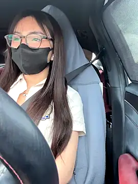 Snapshot of Linh_2004 chatting on October 2025 05:52:02 AM Linh 2004 online show from October 2025 05:52:02 AM