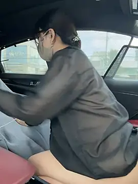 Snapshot of Linh_2004 chatting on February 2026 06:40:02 AM Linh 2004 online show from February 2026 06:40:02 AM