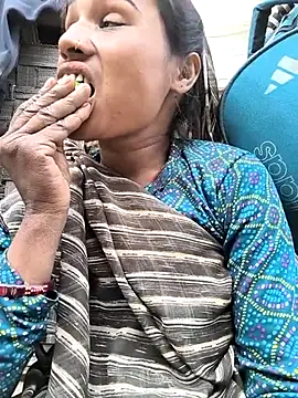 Snapshot of Hot_raaani chatting on December 2025 10:31:01 AM Hot raaani online show from December 2025 10:31:01 AM