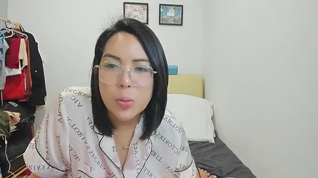 Snapshot of Rainy_Ren chatting on October 2025 03:00:01 PM Rainy Ren online show from October 2025 03:00:01 PM