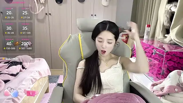 Snapshot of OiOi-666 chatting on February 2026 01:28:01 PM OiOi-666 online show from February 2026 01:28:01 PM