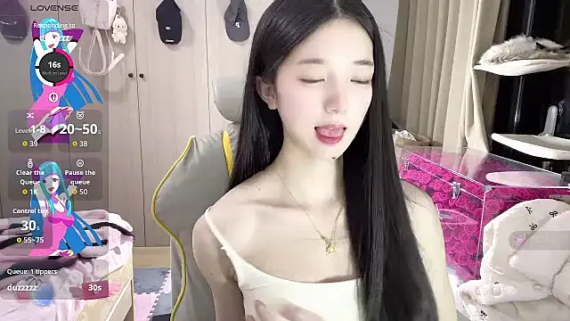 Snapshot of OiOi-666 chatting on February 2026 01:06:01 PM OiOi-666 online show from February 2026 01:06:01 PM