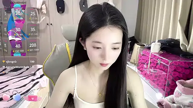 Snapshot of OiOi-666 chatting on February 2026 12:57:01 PM OiOi-666 online show from February 2026 12:57:01 PM