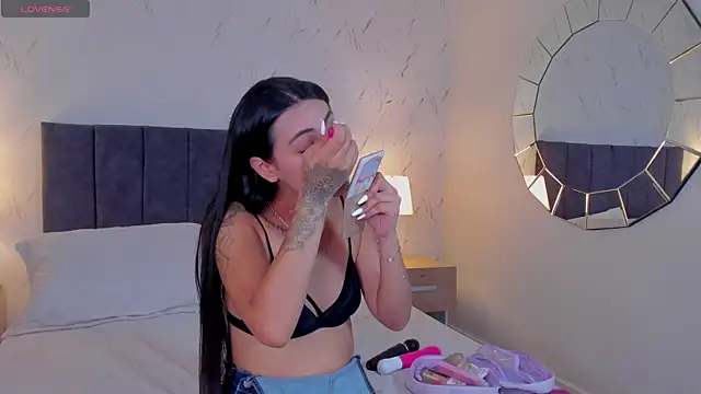 Emilly Beaumont online show from July 2026 12:57:02 PM
