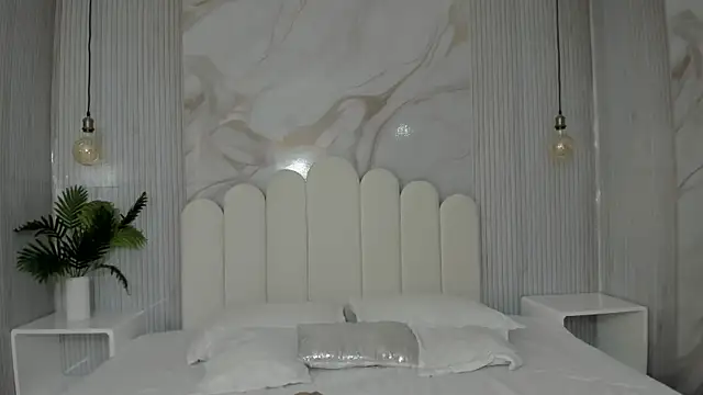 luna hot ass online show from December 2025 03:30:02 PM