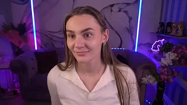 Snapshot of DiamondGoldie chatting on September 2025 01:37:01 PM DiamondGoldie online show from September 2025 01:37:01 PM