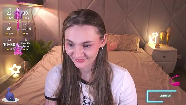 Snapshot of DiamondGoldie chatting on November 2025 08:46:02 PM DiamondGoldie online show from November 2025 08:46:02 PM