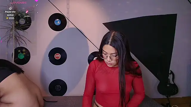 Snapshot of Lilith_and_Khloe chatting on November 2025 11:24:02 AM Lilith and Khloe online show from November 2025 11:24:02 AM