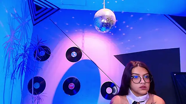 Snapshot of Lilith_and_Khloe chatting on February 2026 11:39:01 AM Lilith and Khloe online show from February 2026 11:39:01 AM