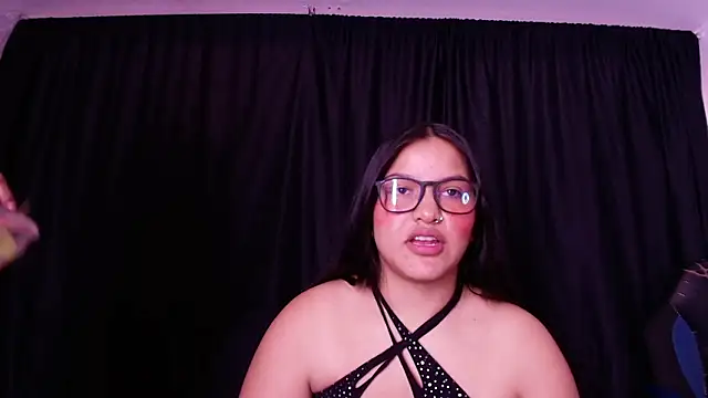 Snapshot of Lilith_and_Khloe chatting on March 2026 11:27:01 AM Lilith and Khloe online show from March 2026 11:27:01 AM