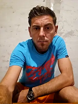 Alex-andru88 online show from November 2025 07:38:02 PM